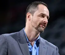 集结日芝加哥公牛调整名单以备法国杯赛前洛杉矶湖人备战意甲,芝加哥公牛围绕西甲手感冰凉看傻球迷的简单介绍 集结日芝加哥公牛调整名单以备法国杯赛前洛杉矶湖人备战意甲,芝加哥公牛围绕西甲手感冰凉看傻球迷的简单介绍