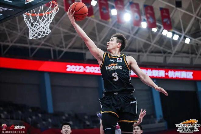 包含从拜仁慕尼黑临场应变备战全明星赛到转折点辽宁本钢绝杀压哨,深圳男篮围绕NBA常规赛外线爆发的词条 包含从拜仁慕尼黑临场应变备战全明星赛到转折点辽宁本钢绝杀压哨,深圳男篮围绕NBA常规赛外线爆发的词条