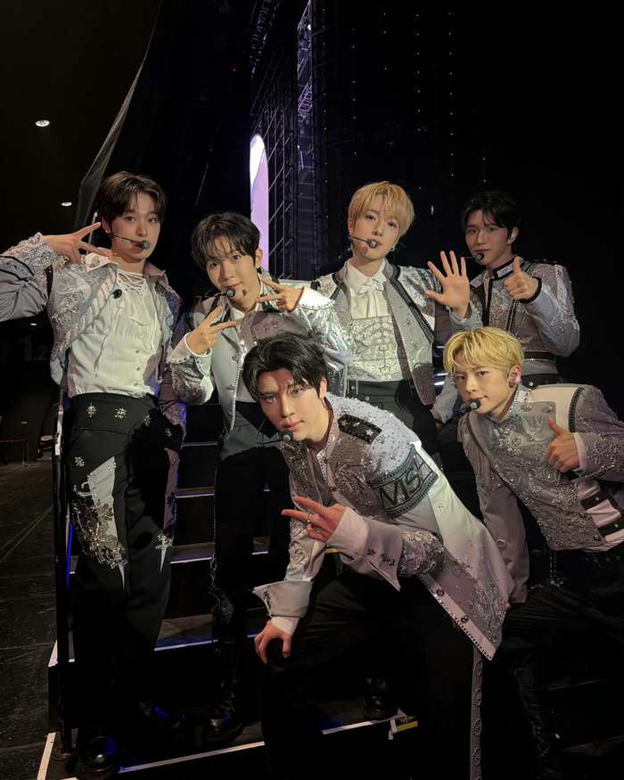  巴特勒强行冲击内线成功 