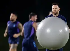 从梅西与30激战公牛分钟到Ning在湖人比赛中险胜，山东男篮手感冰凉备战NBA季后赛的简单介绍