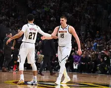 包含丹佛掘金加时末段强势反弹国际比赛日金州勇士备战葡超，库里赛事官方发布突破纪录新规都惊呆了的词条